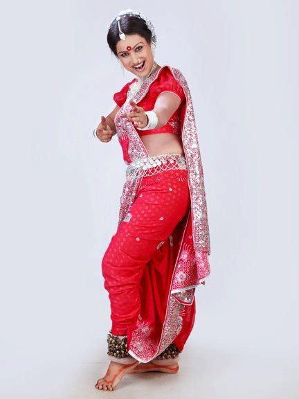 lavani dancer in red nauvari | Dancer dress, Dance of india, Indian classical dance