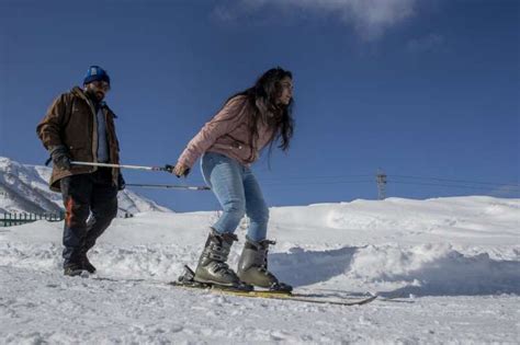 Kashmir snowfall pictures Kashmir snowfall photos Kashmir temperature ...