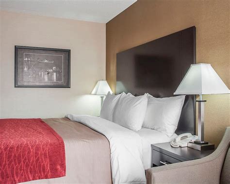 Comfort Inn Fort Erie, Ontario, CA - Reservations.com