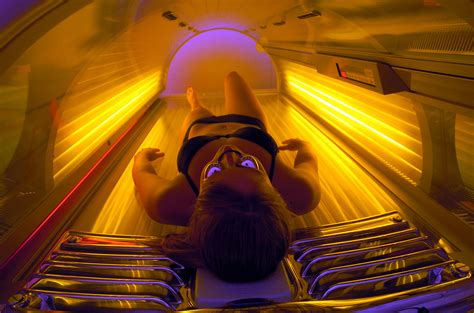 New York cracks down on teens in indoor tanning salons