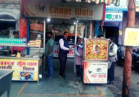 7 Legendary Places to Eat the Best Chaat in Lucknow - My Yellow Plate