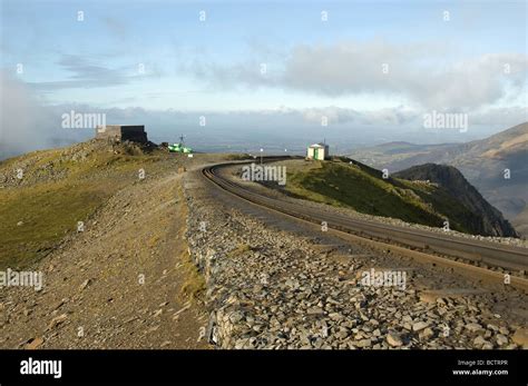 Mountain Railway Station half way up Snowdon, Snowdonia Stock Photo - Alamy