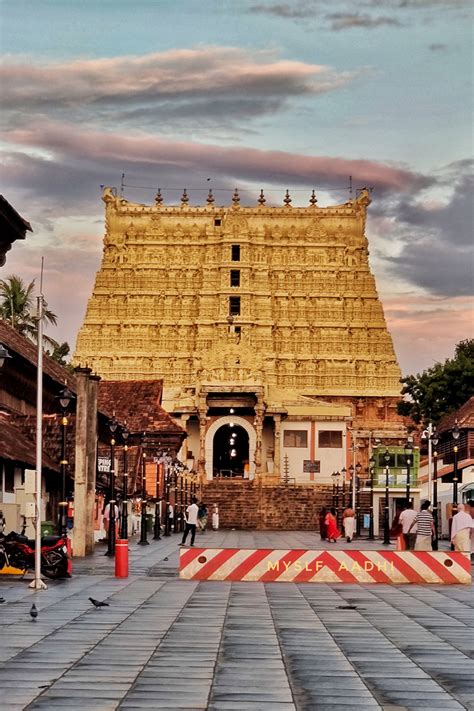 Padmanabhaswamy Temple in 2024 | Temple photography, Padmanabhaswamy ...