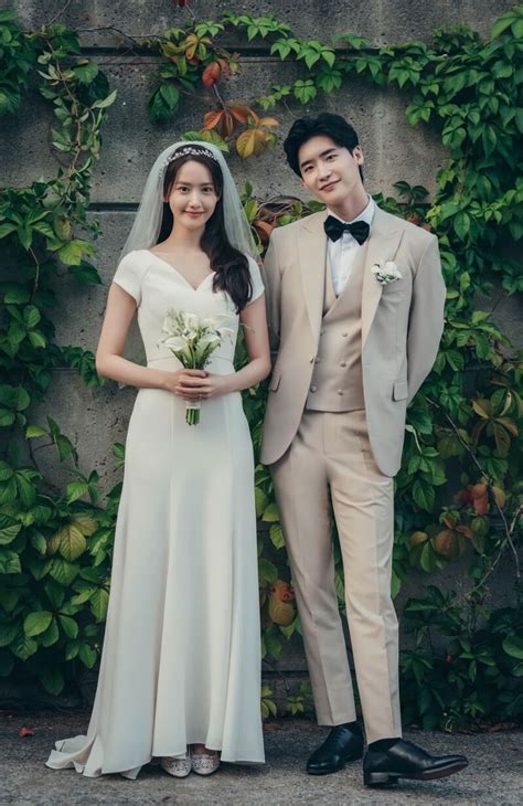 [SBS Star] Yoona & Lee Jong Suk's Real Couple-like Cute Wedding Photos ...