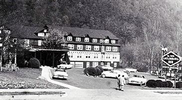 The Historic Gatlinburg Inn - Gatlinburg's Most Unique Downtown Hotel