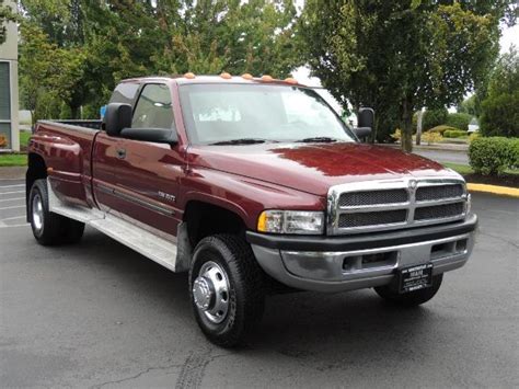 2002 Dodge Ram 3500 DUALLY / 4X4 / 5.9 CUMMINS DIESEL / 6-SPEED MANUAL