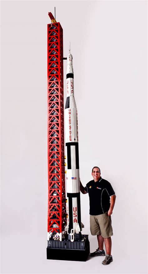 Whoa! A Saturn V Rocket Created With 120,000 Lego Bricks | Bit Rebels