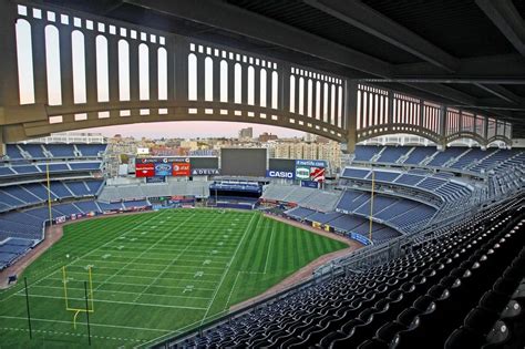 Syracuse University football team renews affair with Yankee Stadium ...