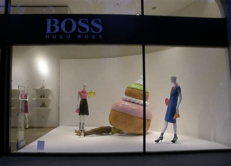 Hugo Boss store, Champs-Élysées, Paris, 21-8-09 | Avenue des… | Flickr