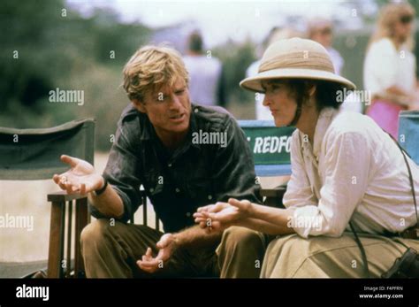 Robert redford and meryl streep on set hi-res stock photography and ...