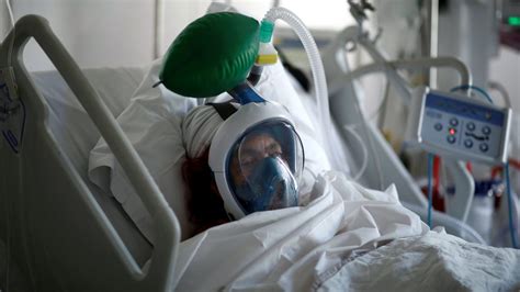 Doctors fighting coronavirus face a ventilator Catch-22