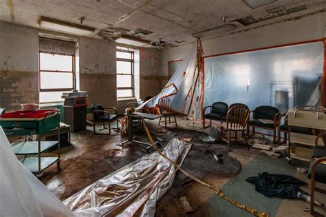 Abandoned Charity Hospital haunted by Hurricane Katrina - Mirror Online