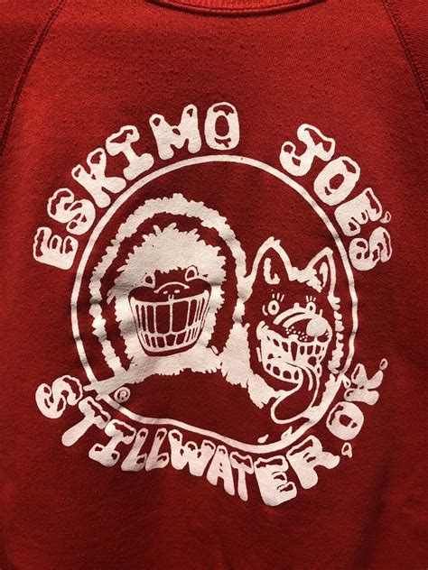 1980s Vintage Eskimo Joe’s Stillwater Oklahoma Red Sw… - Gem