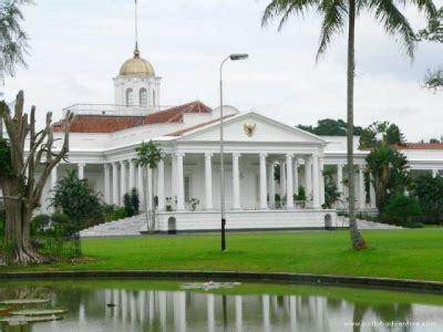 Journey of Inspiration: WISATA SEJARAH , ISTANA CIPANAS