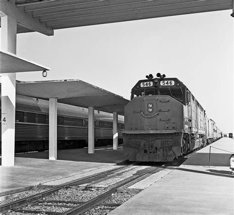 Amtrak SDP40F locomotive # 546, is leading the outbound Fl… | Flickr