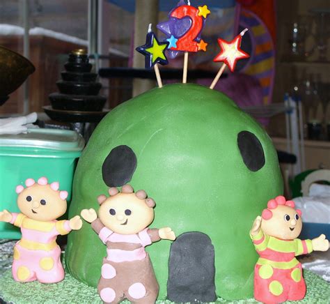 In the Night Garden - Tombliboos - In the night garden, tombliboos house and icing tombliboos ...