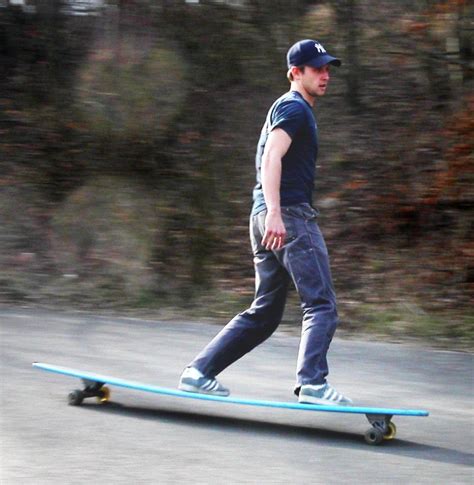 File:Longboard skateboard.jpg - Wikipedia
