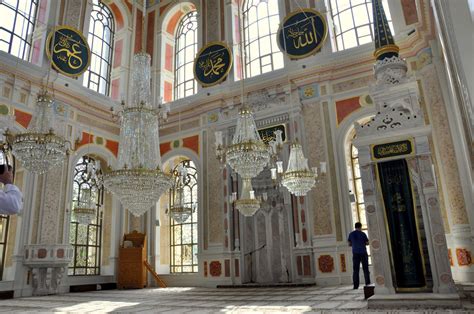 Istanbul Ortakoy Mosque Architecture, Interior, Inside - Istanbul Clues