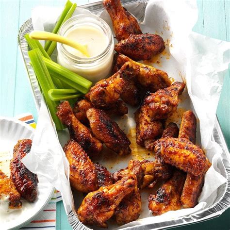 Spicy Chicken Wings with Blue Cheese Dip Recipe: How to Make It