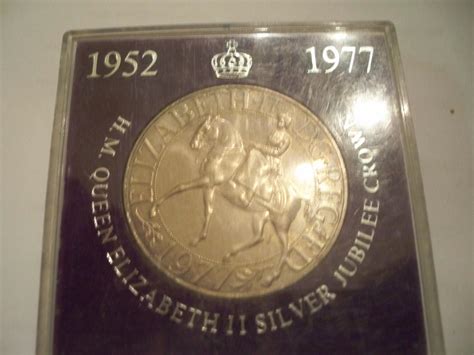 Queen Elizabeth II Silver Jubilee CROWN 1952 -1977 Coin