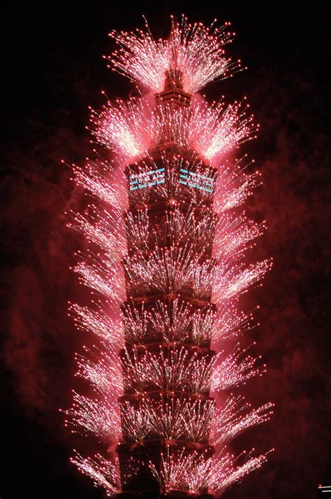 Taipei 101 | 跨年煙火 fireworks @ taipei 101 for 2008 new year c… | Flickr