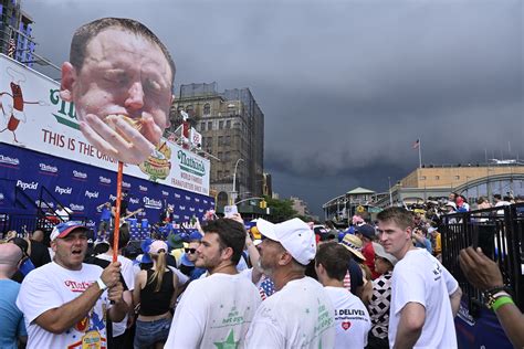 Nathan's 2023 Hot Dog Eating Contest back on after weather delay