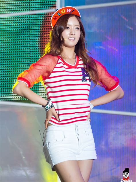 APink BoMi | Fashion, Striped top, Women's top