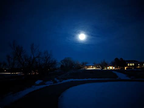 Full moon over the Fort Collins Senior Center : r/FortCollins