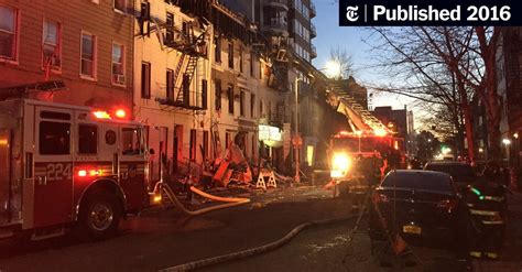 Brooklyn Fire Engulfs Rowhouses; 11 Injured - The New York Times