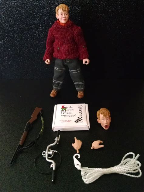 Toy Review: NECA Home Alone 25th Anniversary Kevin McCallister