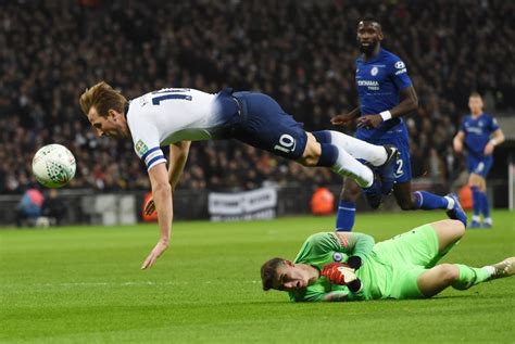 Watch: Controversial Harry Kane penalty lifts Spurs over Chelsea - UPI.com