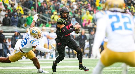 Oregon Football: Quarterback Bo Nix Discusses Team Success and Previews ...