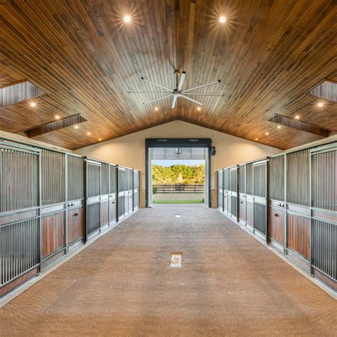 Horse Stable - Photos & Ideas | Houzz