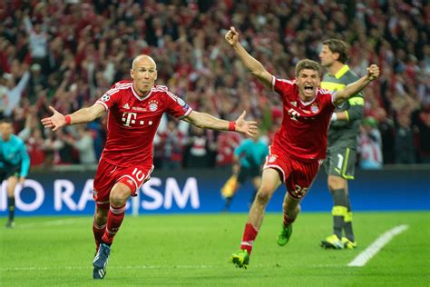 Video: Arjen Robben's ultimate 'goal celebration fail' goes viral ...