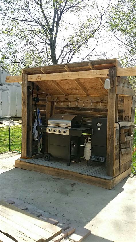 BBQ Hut | Bbq hut, Outdoor kitchen bars, Bbq shed