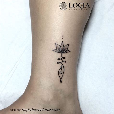 ᐅ Tatuaje de flor de loto y su significado | Logia Tattoo Barcelona