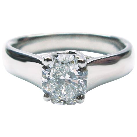 1.03 Carat Diamond Solitaire Platinum Engagement Ring For Sale at 1stdibs