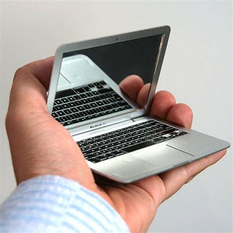 Mini Macbook Air Portable Mirror » Gadget Flow