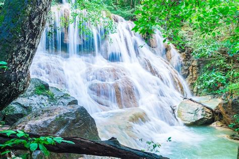 Premium Photo | Erawan waterfall, erawan national park at kanchanaburi in thailand