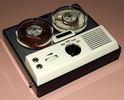 Vintage Valiant 5 Transistor Portable Reel-To-Reel Tape Recorder, Made ...