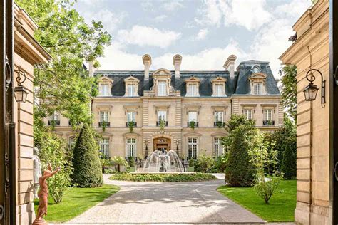 This Château Hotel in Paris Just Got Completely Redesigned — With One ...