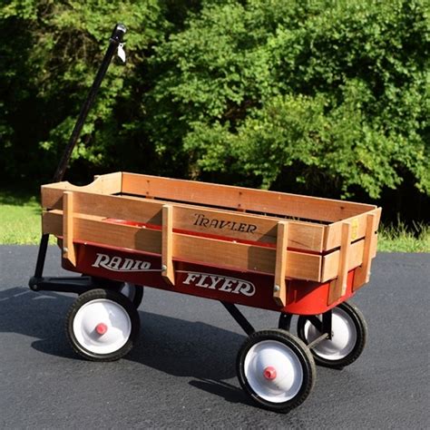A Classic Radio Flyer "Traveler" Red Wagon | EBTH