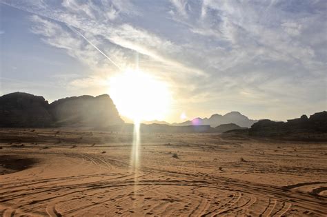 ENCHANTING WADI RUM - Bonjour Sunset