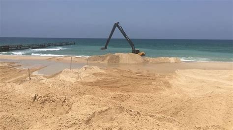 Israel begins construction of Gaza sea barrier