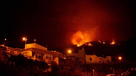 Tenerife wildfire: Thousands evacuated as blaze rages on holiday island