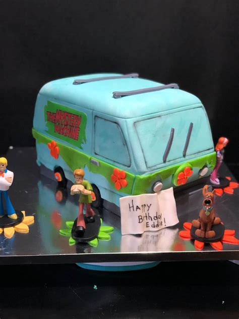 The Mystery Machine cake | Scooby doo birthday party, Birthday party, Kids party