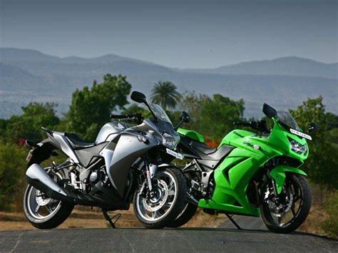 Honda CBR250R vs Kawasaki Ninja 250R ~ newgenR