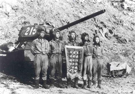 A North Korean tank crew with their T-34/85. The main tank of the KPA ...