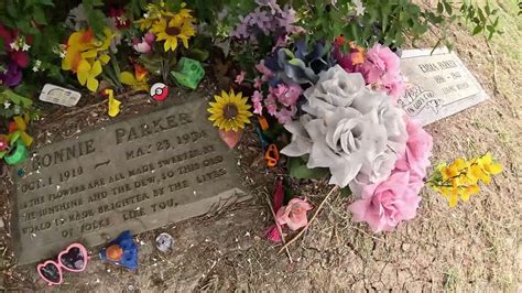 Bonnie Parker Grave. Dallas TX. Bonnie and Clyde. - YouTube