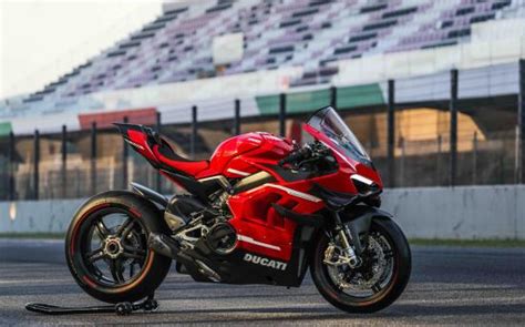 Ducati Superleggera V4 specs, lap times, performance data - FastestLaps.com